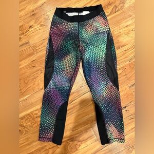 NIKE Pro Hypercool Women’s Leggings Size Medium Multi-Color Patterned Activewear